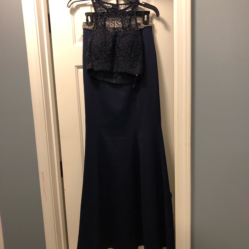 Beautiful prom dress, my absolute favorite!!